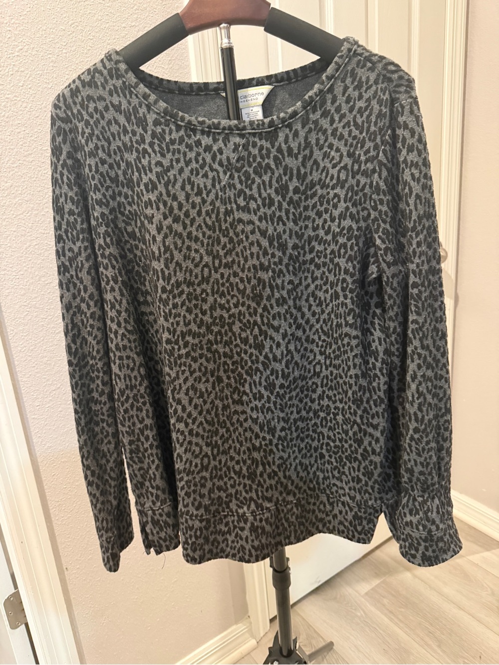 Gray Leopard Print sweatshirt
